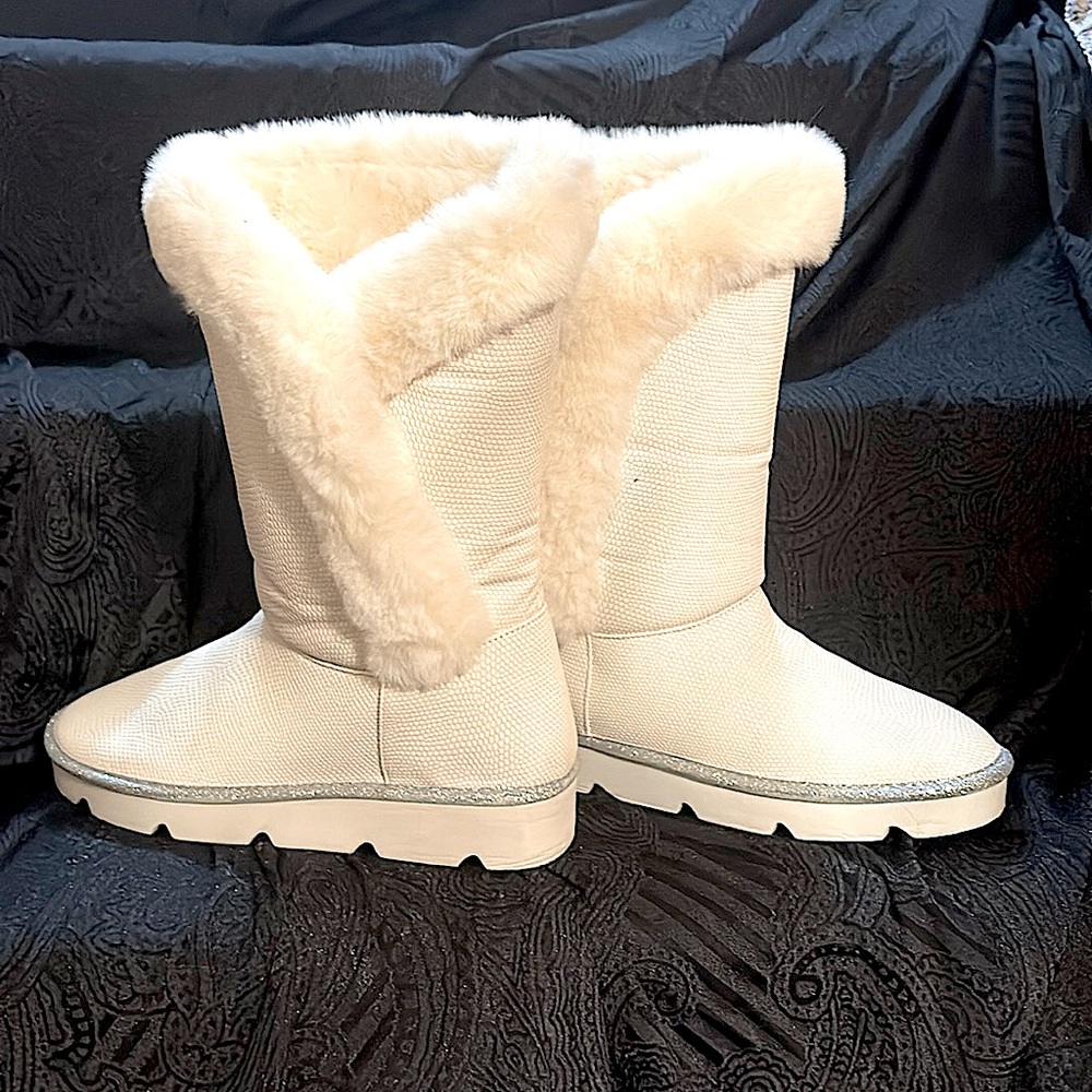 Jennifer Lopez winter boots- NEVER WORN!!